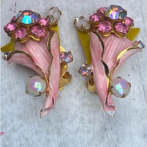 Signed Vintage Ronert clip on earrings